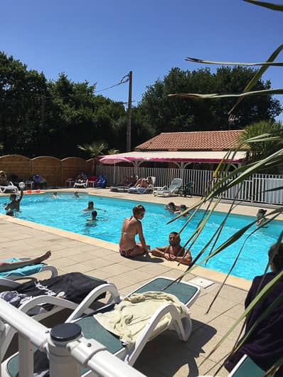 domaine-le-hameau-du-lac-residence-de-loisirs-avec-piscine-chauffee